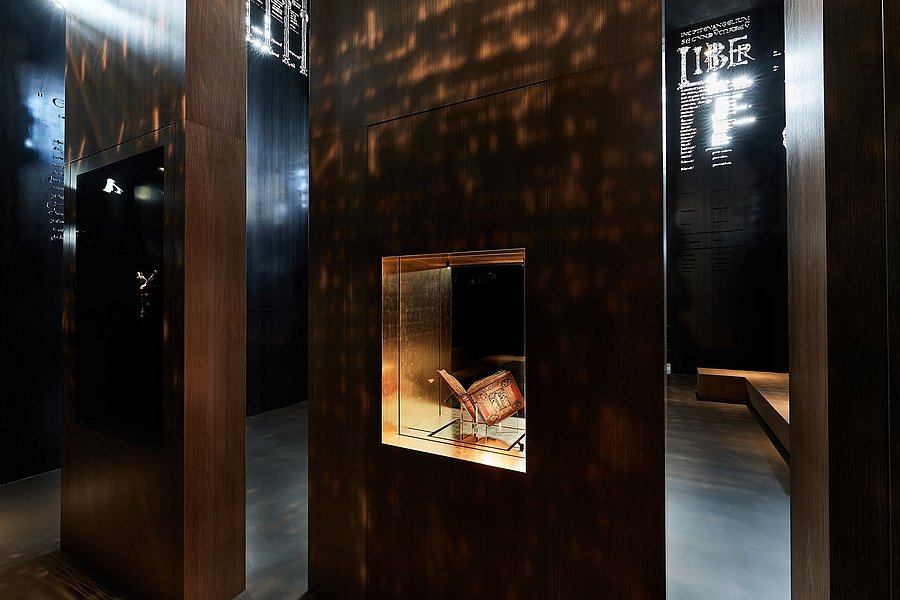 Das Liesborner Evangeliar in der Vitrine
